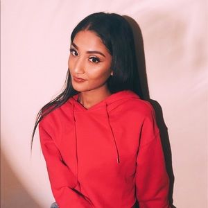 Meet your Posher, Amina